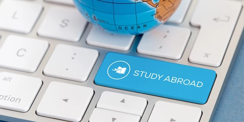 10 Things You Need to Know Before Studying Abroad